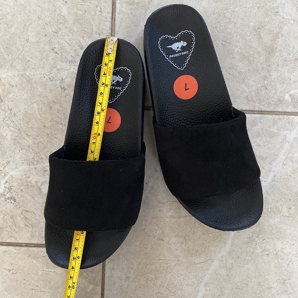 Rocket Dog Black Platform Suede Slide Sandals - Picture 4 of 9